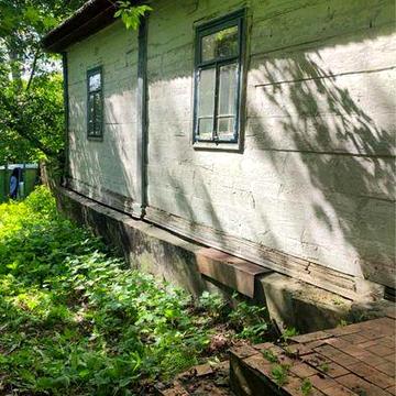 Продається просторий будинок з великою ділянкою.(с. Старосілля)