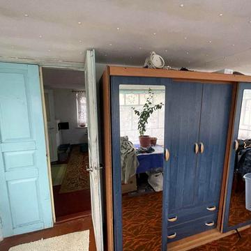 Продам будинок з великою земельнлю ділянкою