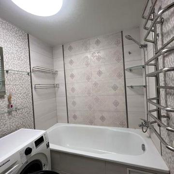 Продаж 2-кімнатної квартири з ремонтом у центрі міста