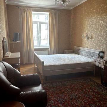 Квартира  2 к + кухня Поділ Шекавицька 30/39 біля м Контрактова Площа