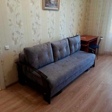 Сдам 1ком Неб Сотни/ Левитана. 4этаж.