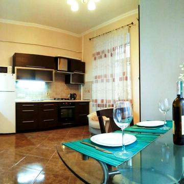 Всеволода Змієнка вул., 28