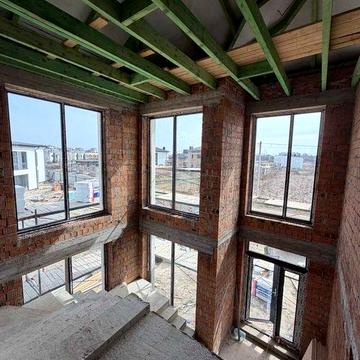 Продається вишуканий будинок 278м.кв. в Івано-Франківську