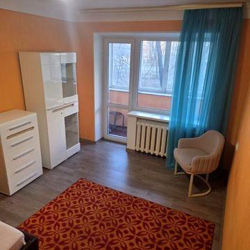 1 кімнатна квартира вул.мілютенко 7а метро Чернігівська