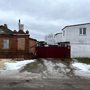 Будинок з новобудовою