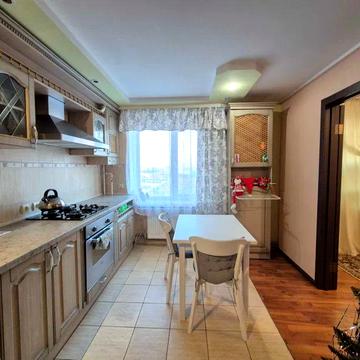Продам гарну трикімнатну квартиру р-н Шкільний.