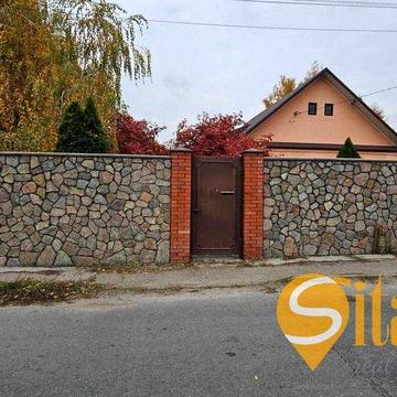 Продаж будинку на Правому Березі.