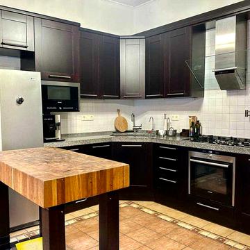 Продаж ЦІЛОГО будинку в ЦЕНТРІ МІСТА, 523м2, Вул. Кирила і Мефодія