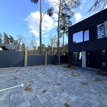 Продам Кутовий Таун. Індивідуальне Газове Опалення. Центр Міста. Без %