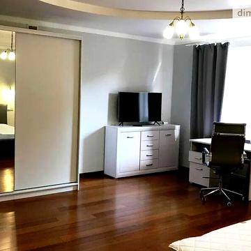 Продаж 6к Дім Привітна вулиця