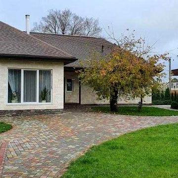 Будинок 190 кв. м., 26 соток.