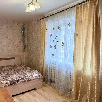 Сдам хорошую 2к ул. Космонавтов/Адмиральский проспект район Черёмушки!