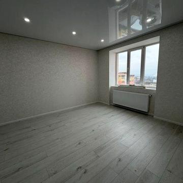 Продам однокімнатну квартиру в центрі міста.