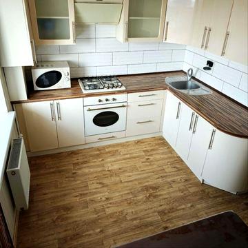 Шевченко 75 Центр новий будинок з парковкою