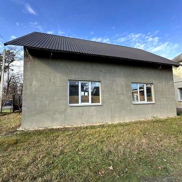 Великий будинок по вулиці Києво-Мироцька з газом