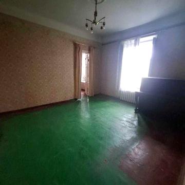 Продам 2 х комн квартиру на Канатной