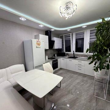 Красивая 2 ком. квартира в доме новых построек на Королева-Таирова