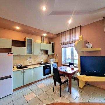 Канатна вул., 7