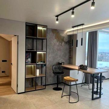 Центр міста. Новий будинок. Оренда квартири з автономним живленням.