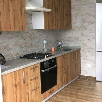 Однокімнатна р-н"Галицьке Перехрестя"кв.42м2 Ремонт .Опалення 2х функц.котел.Власник.