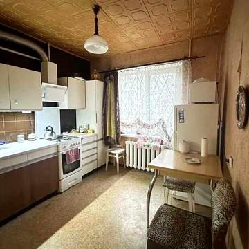 Продам просторную 2 комнатную квартиру на 12 квартале