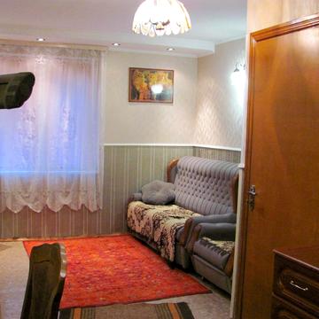 Поліська вул., 4