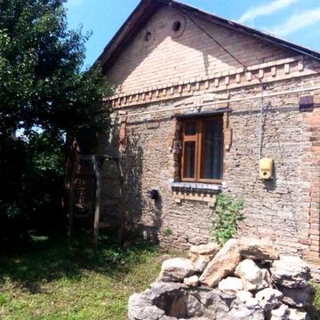 Продаж будинку біля міста
