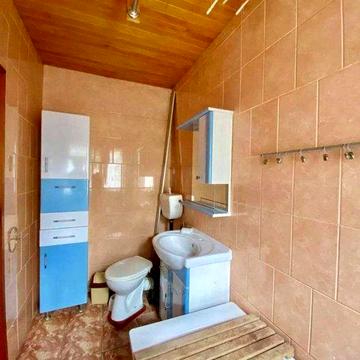 Півбудинку з окремим входом біля автовокзалу