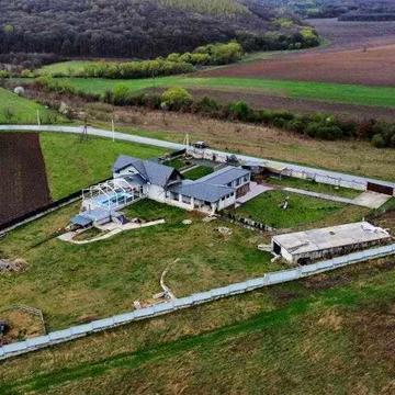 Будинок/бізнес Івано-Франківська обл. с.Олешів