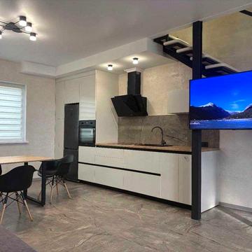 Продаються двоповерхові апартаменти від власника будинку