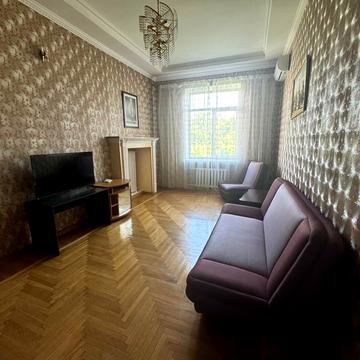 Заньковецької вул., 7