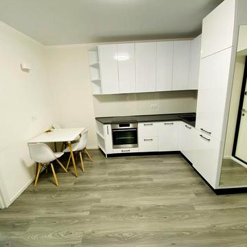 Довгострокова оренда двокімнатної квартири в самому центрі міста.