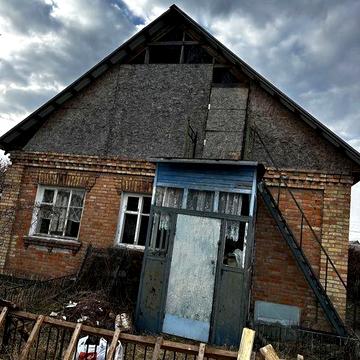 Продам пів будинку