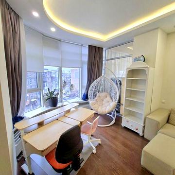 Продам 3К ! 105 м2 . ЖК Жокей поруч ЖК  Венеція , Лікоград