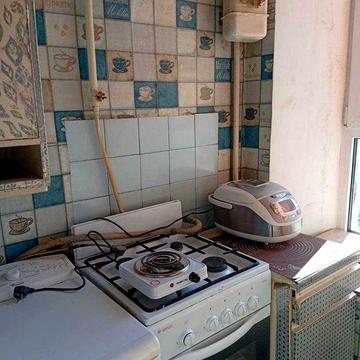 Самостоятельная -28 метров. Центр. 2/2 эт. Жилое состояние. ул.Средняя