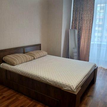 Анни Ахматової 35А