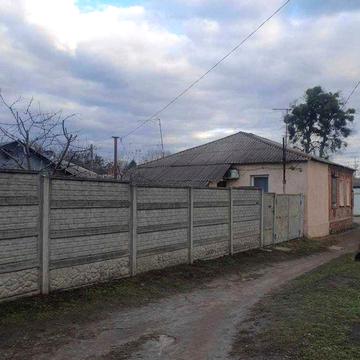 Продам 1/3 част будинку,свій двір,зручності.метро Хол гора.вул Лиса,57