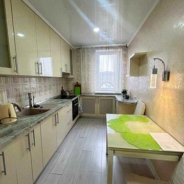 Продам трикімнатну квартиру в Приморському районі,  пров. Світлий/Тіниста