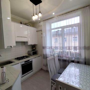 Оренда 2 кімн квартири , вул Театральна