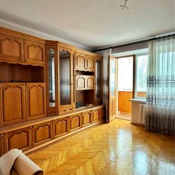 3-х кімнатна, Мікрорайон (біля ТЦ Сакура)