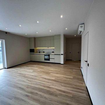 Одноповерховий окремий будинок з ремонтом!