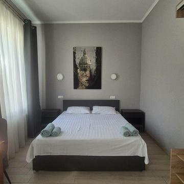 Александровский проспект, 5