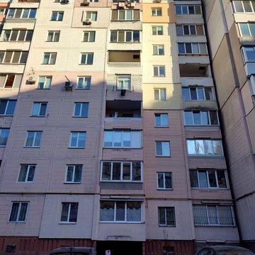 за грн. 1к Момота 42 з меблями