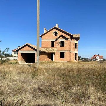 В продаже недостроенный дом с качественных материалов , возле моря