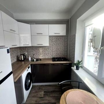 Сдам 1к комн комнатную кв-ру 9000 Правый берег