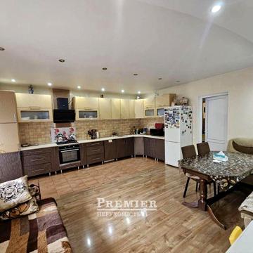 Капітальний будинок 102 м² + гостьовий дім, ділянка 23 сотки