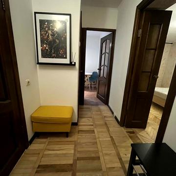 Предславинська вул., 25