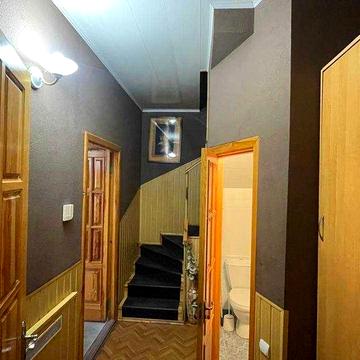 Оренда 3к 2-поверхової квартири на вул. Короленка з інд.газ опаленням