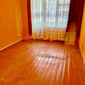 Продаж квартири під ремонт в Підгоряні