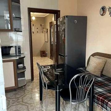 9000 (Власник, 1 кімнатна кв. комунальні враховані)